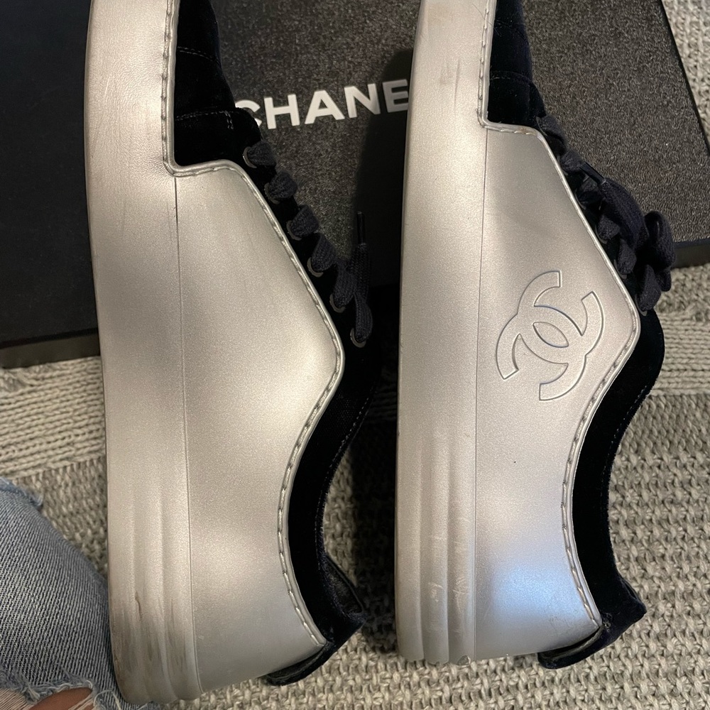 Chanel sneakers navy velvet & silver - Picture 4 of 11